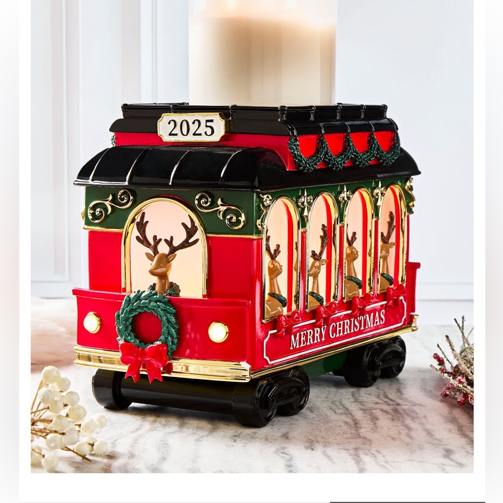 Bath & Body Works Light-Up Trolley with Reindeer 3-Wick Candle Holder